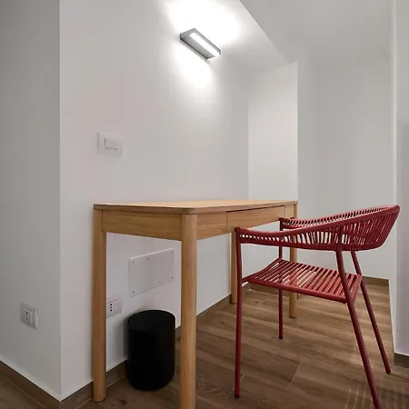 Mac Mahon Living - *