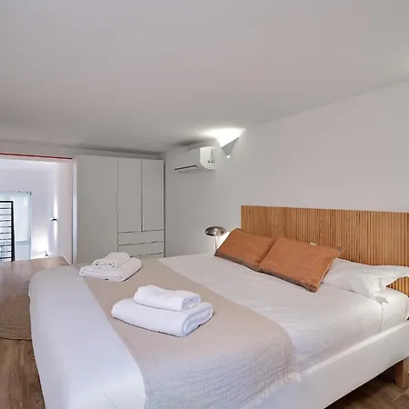 Apartment Mac Mahon Living - *