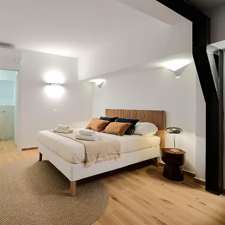 Apartment Mac Mahon Living - *