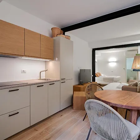Apartment Mac Mahon Living - *