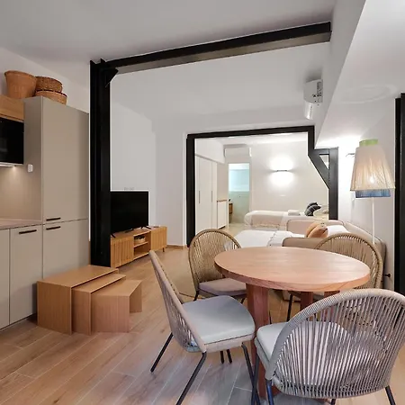 Mac Mahon Living -